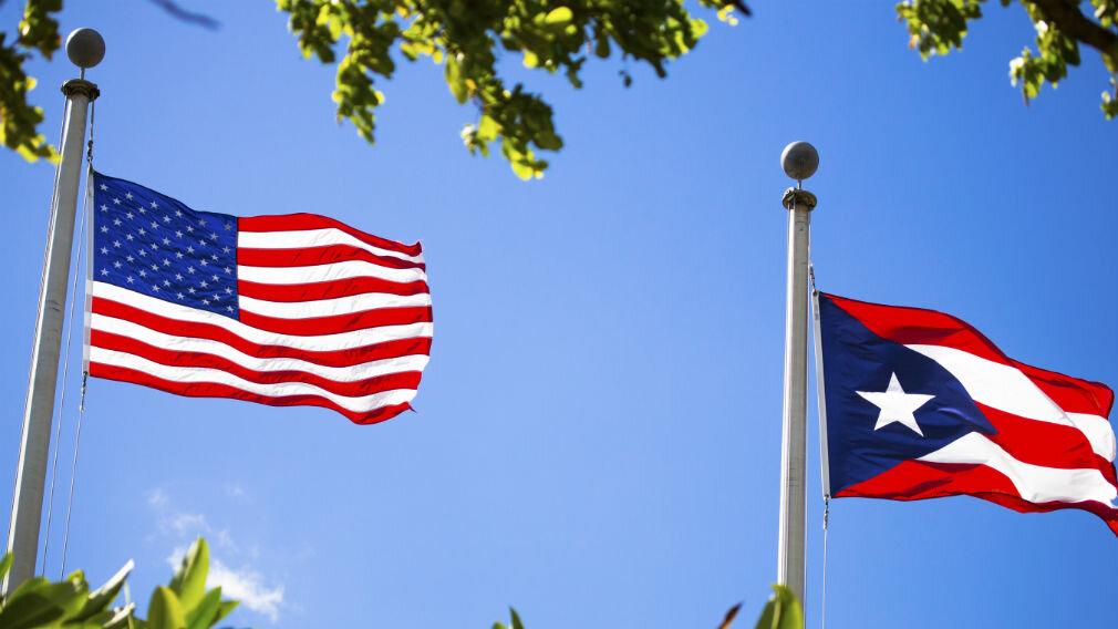 Флаги США и Пуэрто-Рико/ Фото из открытых источников