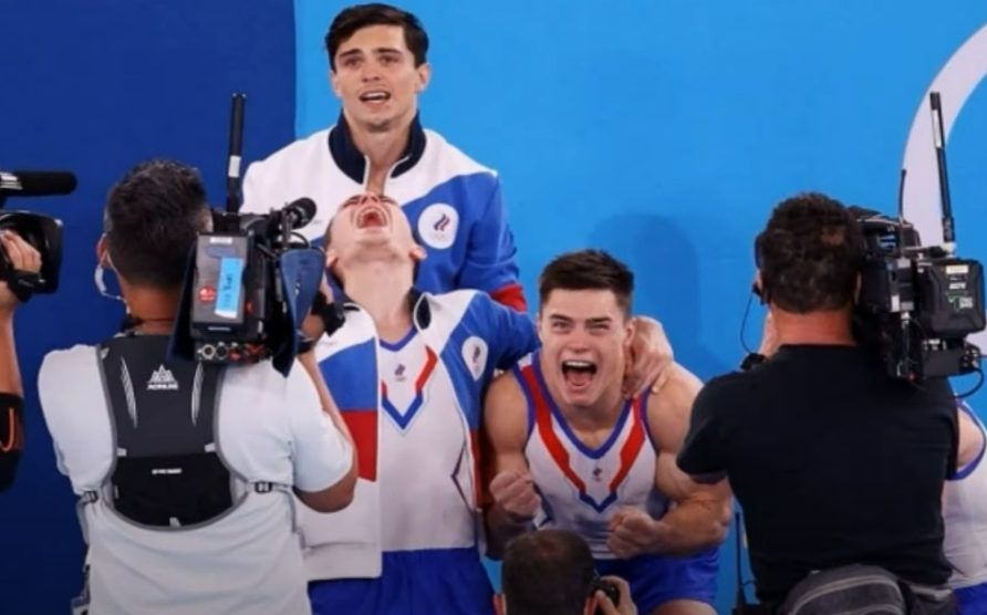 Чемпионы!!! Скрин трансляции телеканала "Россия"