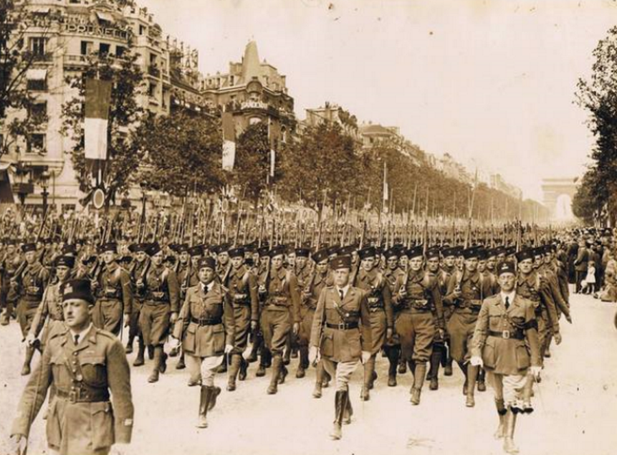 Французские войска в одессе. Вооружённые силы Франции. Французская армия 39 год. Численность французской армии 1936. Французская армия 1956 год.