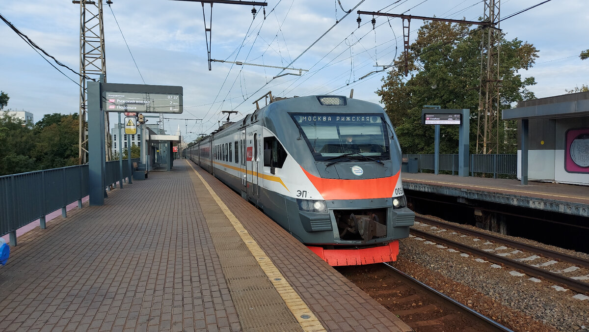 Электропоезд ЭП2Д-0056 до Рижского вокзала.