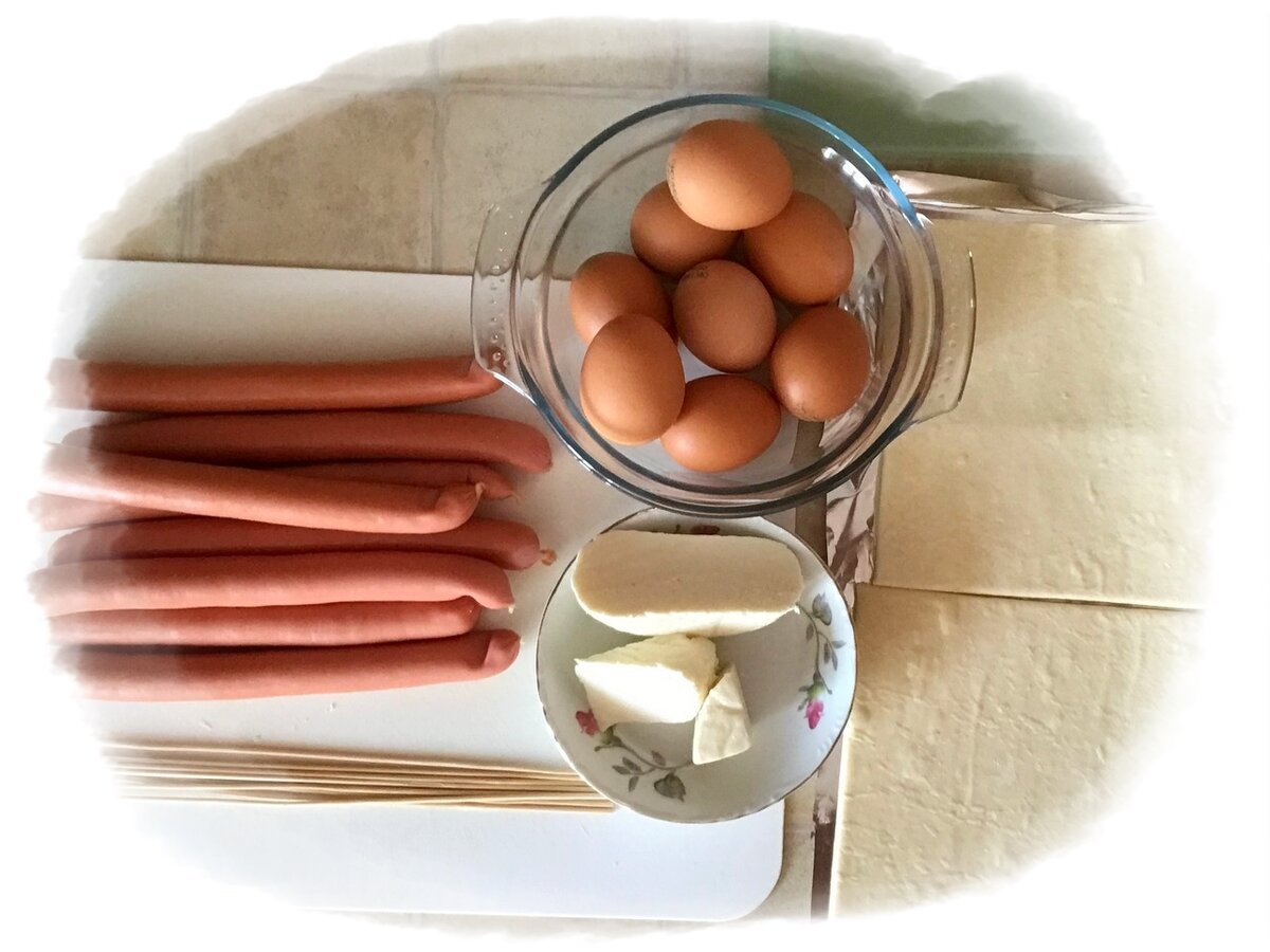 "Хрустящие цветы" с сосисками и яйцами - ингредиенты