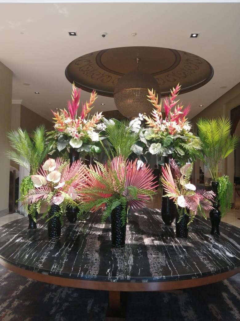 При входе в отель