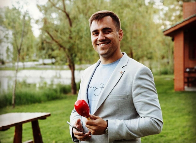 До. Вес приближается к 110-ти. Количество подбородков стремится к бесконечности.