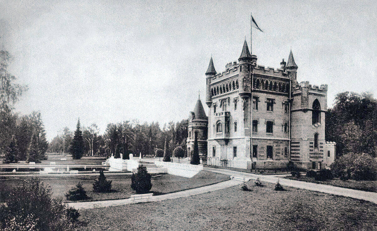 Дворец до пристройки правого крыла. Изображение взято отсюда - Wikimedia Commons