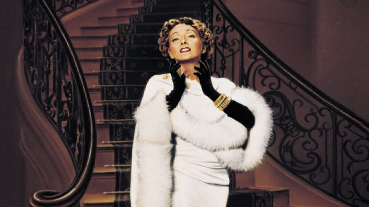 Глория Свенсон в фильме "Бульвар заходящего Солнца" (фото из открытых источников)