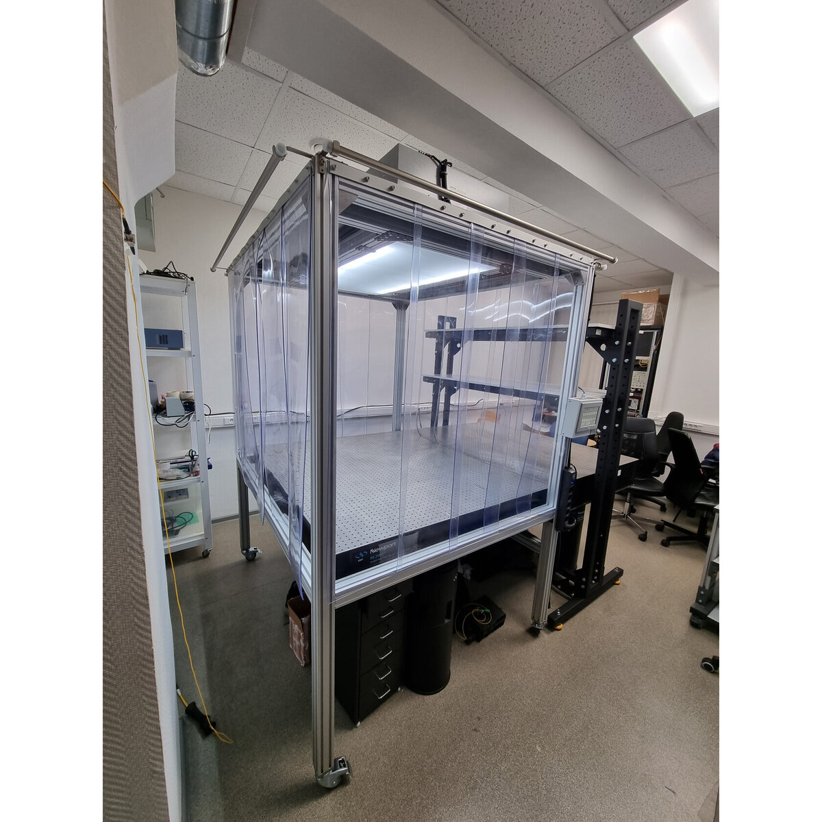 Ламинарный бокс для оптического стола