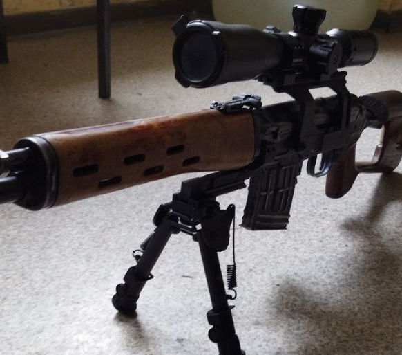 Это винтовка снайпера, оборудованная при помощи нас - читателей канала "Майоръ Гусаров"