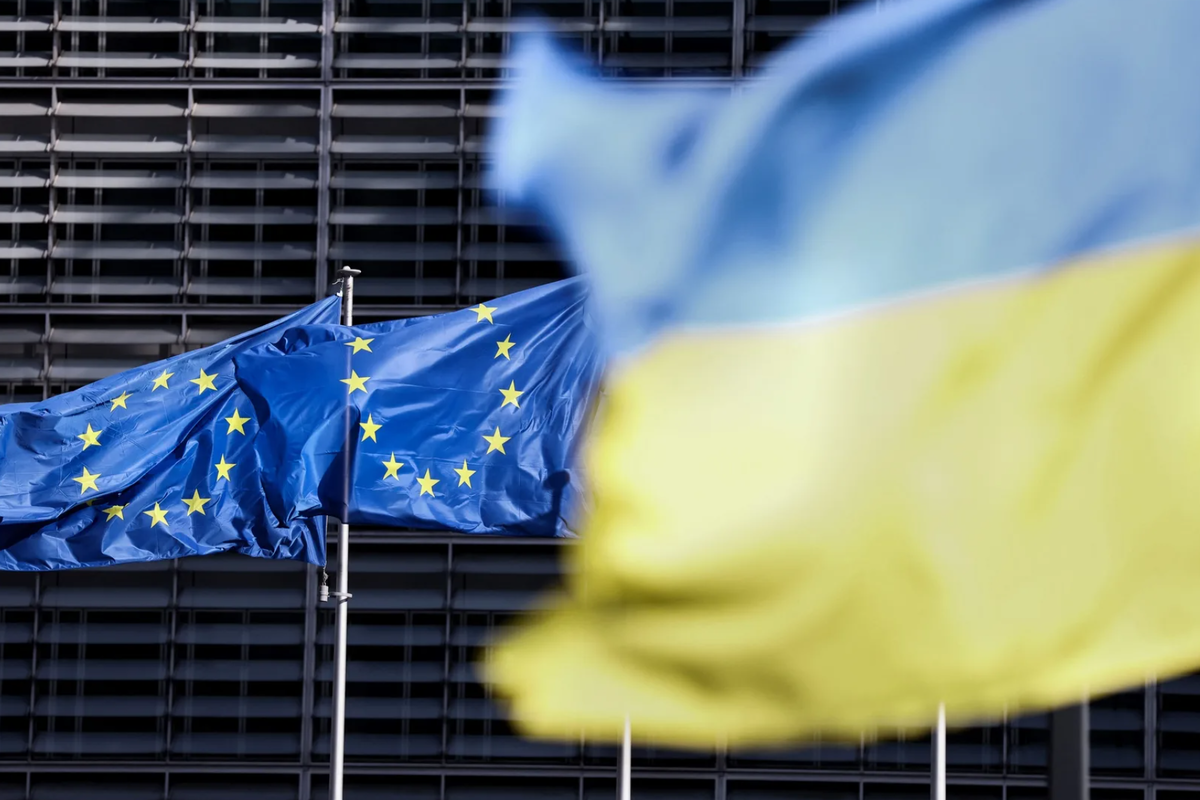 Вступление в ес. Евросоюз. флаг украины и ес. украина евросоюз. вступление украины в евросоюз.
