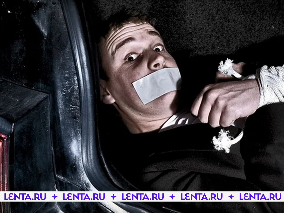 Похищение девушек в автомобиле. Мужчина похищает девушку. Девушка похитила бывшего парня. Эбигейл бреслин тревожный вызов. Девушка похитила бывшего парня.