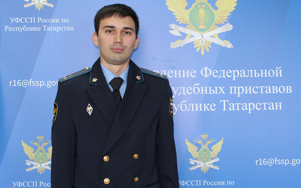 ​Альберт Ибятуллин: «Среди неплательщиков алиментов порядка 13 процентов – женщины, 87 процентов – мужчины. Возраст неплательщиков-мужчин в среднем от 35 до 40 лет». Фото: пресс-служба ФССП по РТ