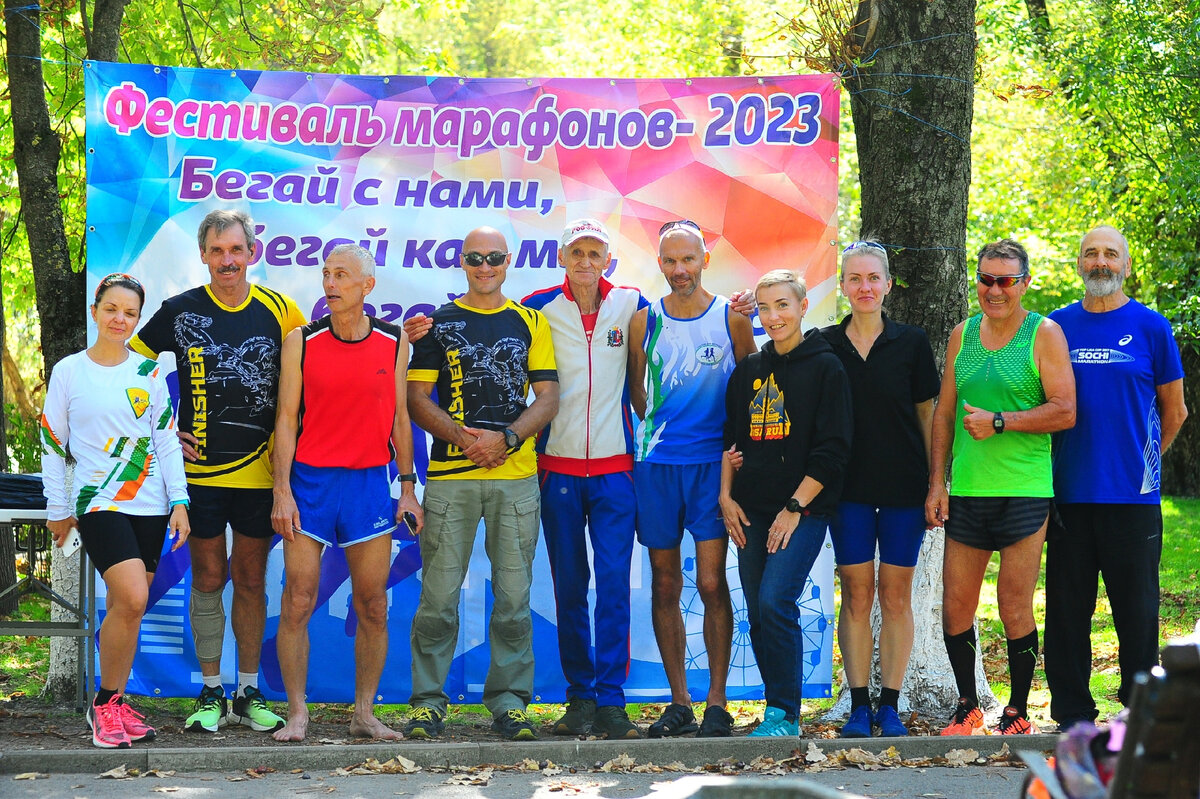 Бегай с нами, бегай как мы, но не лучше нас! Фото Евгения Титова. 