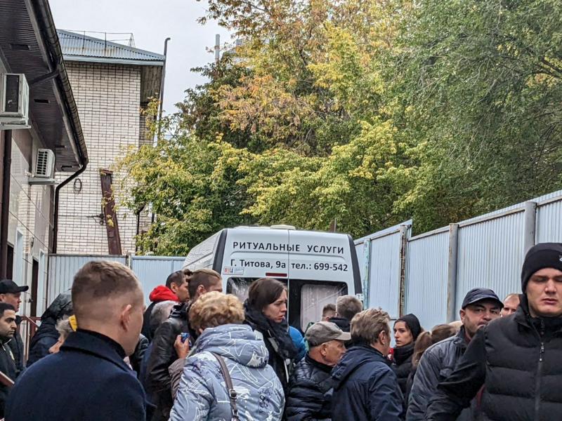 Директор парка Северное Тушино. Очередь к наркологу. Очередь водителей. Очередь за справкой. Как проходит прощание с навальным