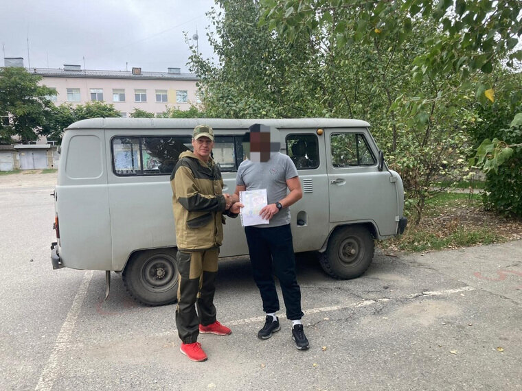    Депутат райсобрания Андрей Печников доставил авто на Донбасс