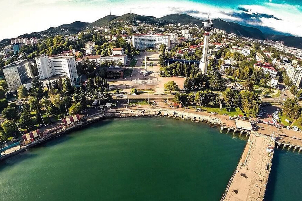 Жд переезд туапсе. Переехавшие в туапсе. Туапсе окраины. Лоу. Туапсе на пмж.