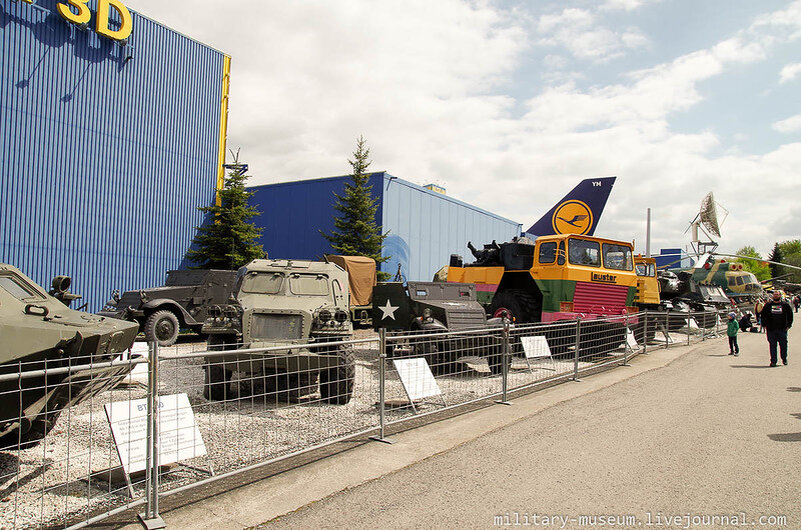 2. Аллея военной техники в Музее техники в Зинсхайме

