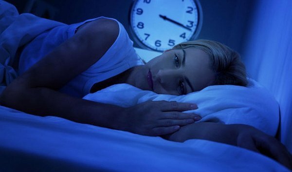Недосып: причина запуска процесса накопления жира и его последствия
