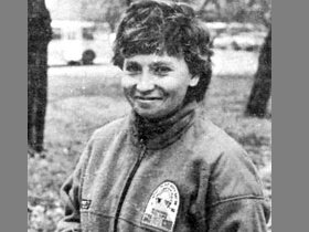    Первой женщиной, покорившей высочайшую вершину в мире Эверест, была японка Дзюнко Табей. А среди советских альпинисток пальма первенства принадлежит Екатерине Ивановой.