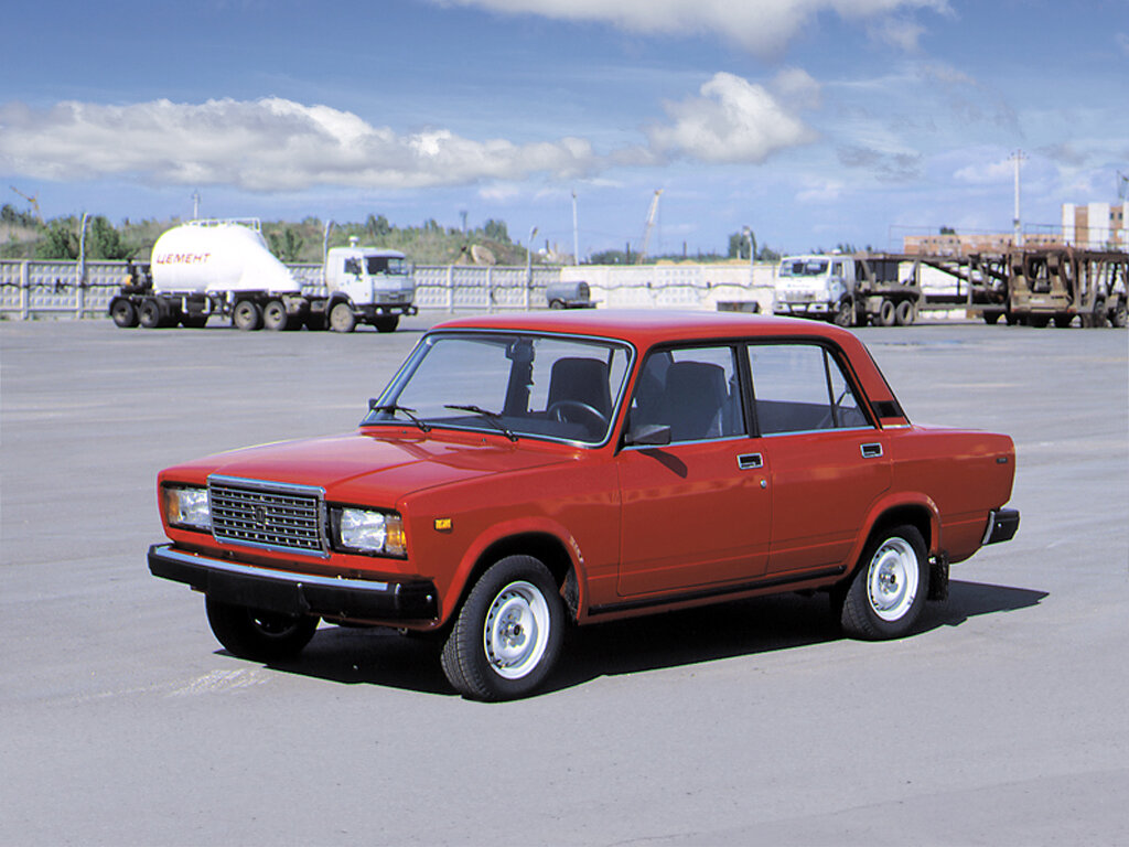 Выпуск классики. ВАЗ-2107 «Жигули». Lada 2107. Ваз2107 компакт-кар. ВАЗ-2107 легковой автомобиль.