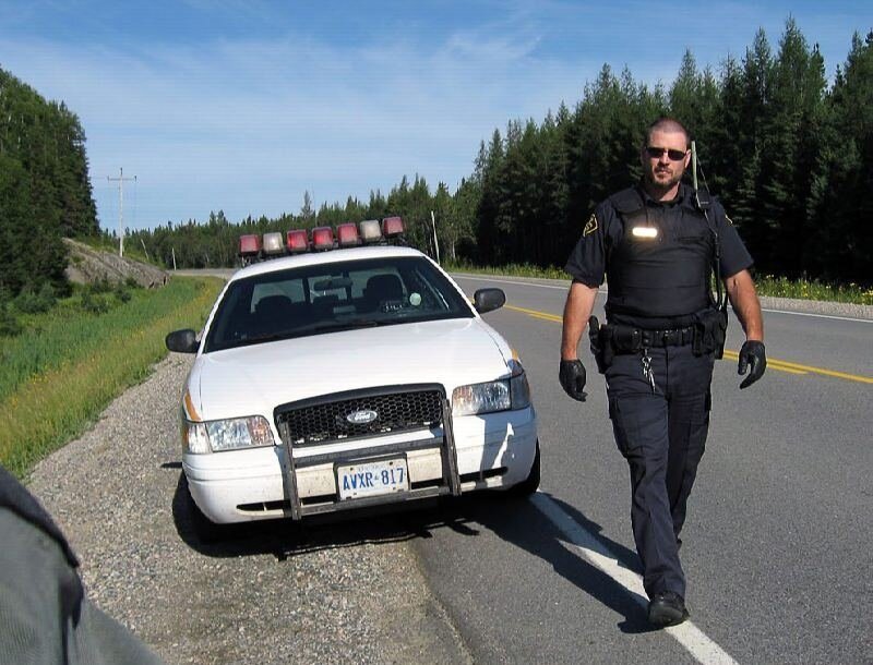 2 одинаковых случая с водителями, которые произошли в России и США и что сделали инспекторы?