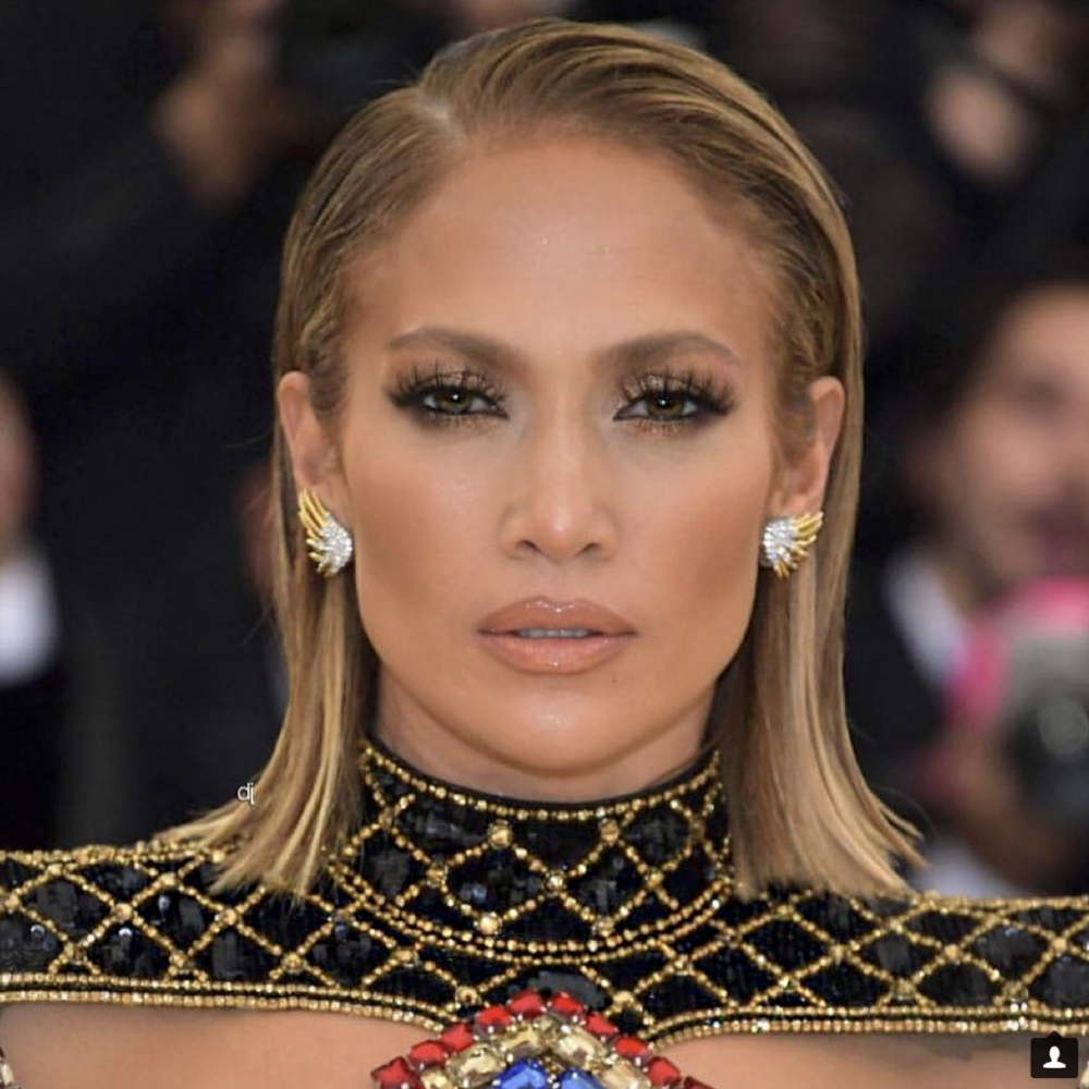 Дженифер Лопес, серьги с бриллиантами от ювелирного дома Tiffany&Co