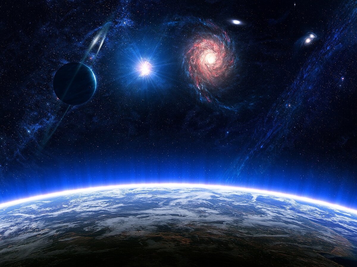 Многие столетия космос был и остается наибольшей загадкой. Его безграничные просторы хранят в себе множество различных тайн, которые человеку все еще не удалось разгадать. Во многом именно это и является ключевой причиной неистового желания у людей еще с раннего детства оторваться от земли и, покинув пределы планеты, отправится в полет между звездами. Космос манит к себе и заставляет сотни и тысячи людей по всей Земле исследовать его. Некоторые тайны уже разгаданы, и мы объединили их в один единый список.
