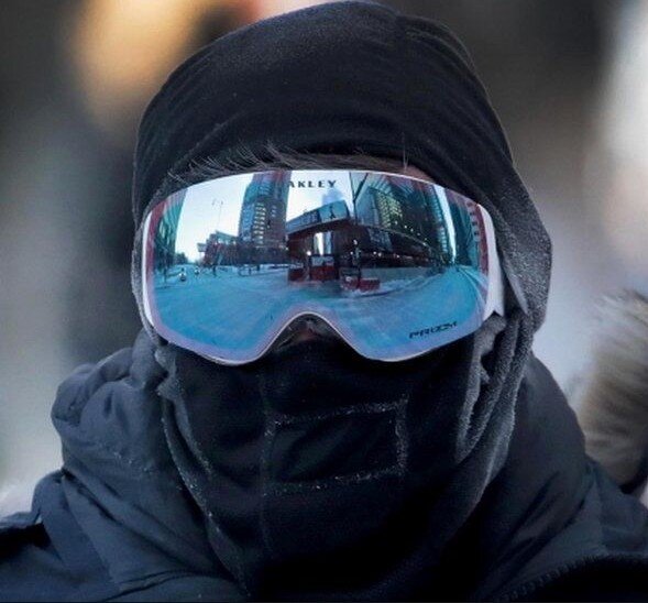 Пассажиры, одетые в пух и прах, столкнулись с минусовой температурой 