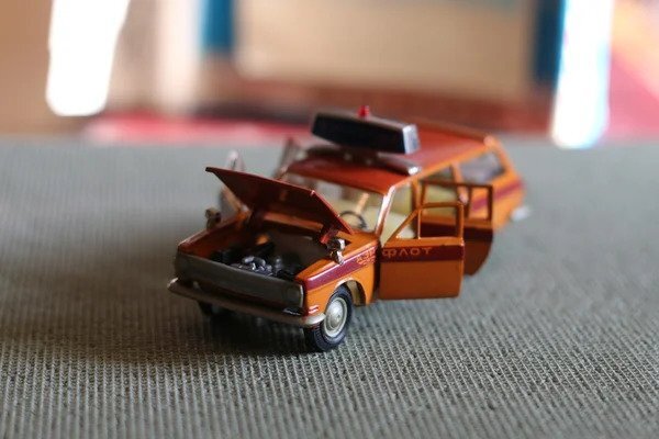 Волга ГАЗ 24-02 универсал. Авто моделька СССР - Советская Баржа Аэрофлот. Цена в интернете от 4500 до 6000 руб. Масштаб 1:43