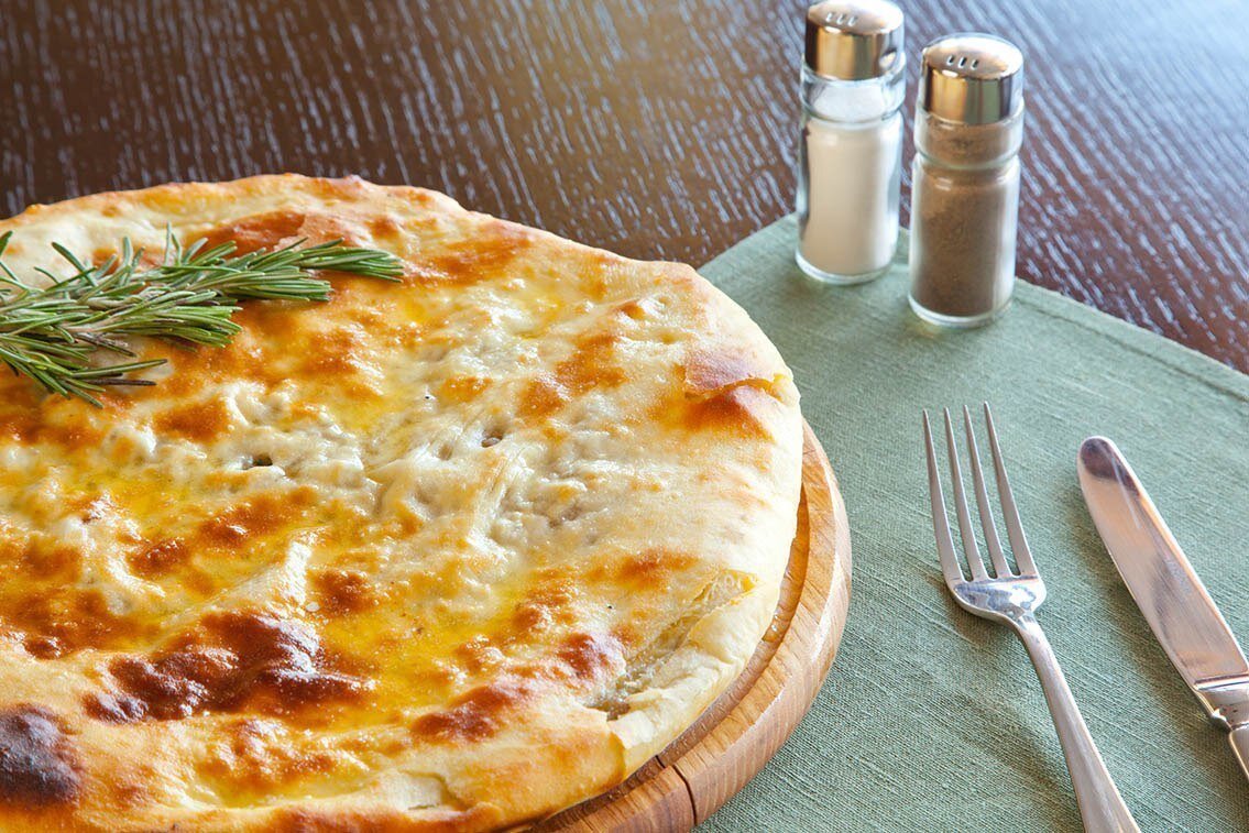 Овсяный пирог с сыром - очень простое и низко-калорийное, вкусное блюдо.