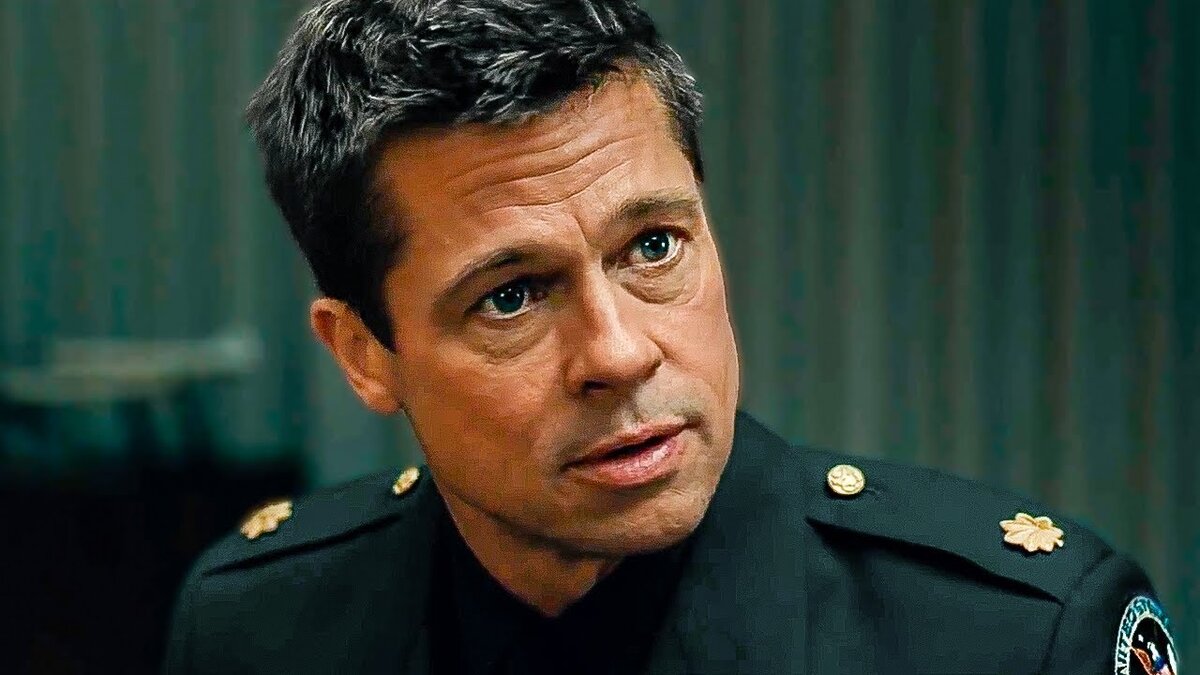                                 Брэд Питт в роли Роя МакБрайда из фильма "К звездам"