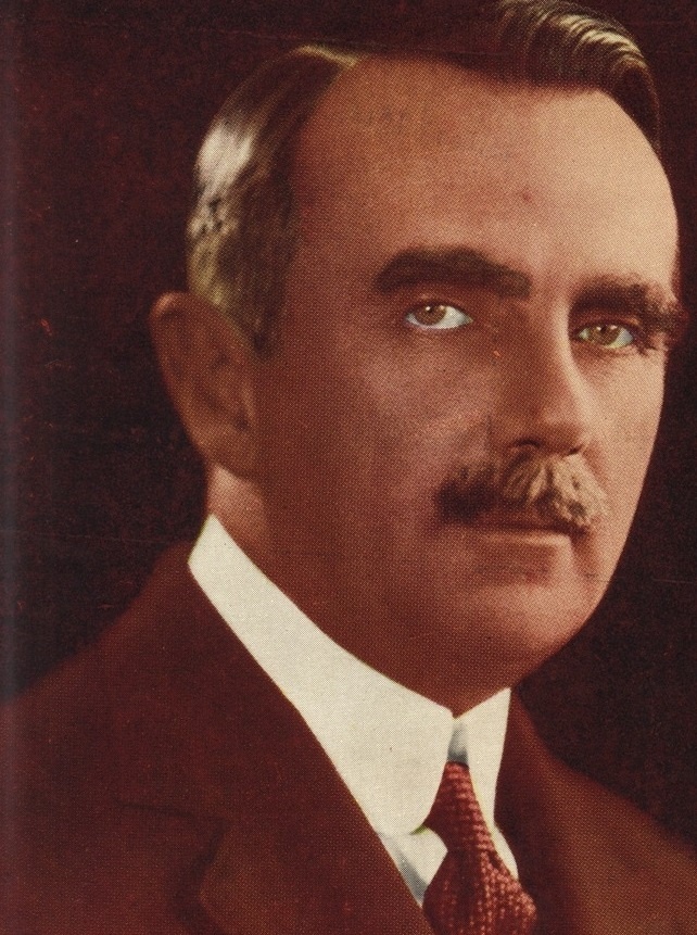 Родоначальником бразильского футбола считается Чарльз Уильям Миллер. Его отец, торговец кофе, отправил  10—летнего сына на учебу в Англию. Вернулся Чарльз в Сан-Паулу в 1894 году и привез с собой два футбольных мяча и правила игры. Уже на следующий год он организовал первый в стране футбольный матч.