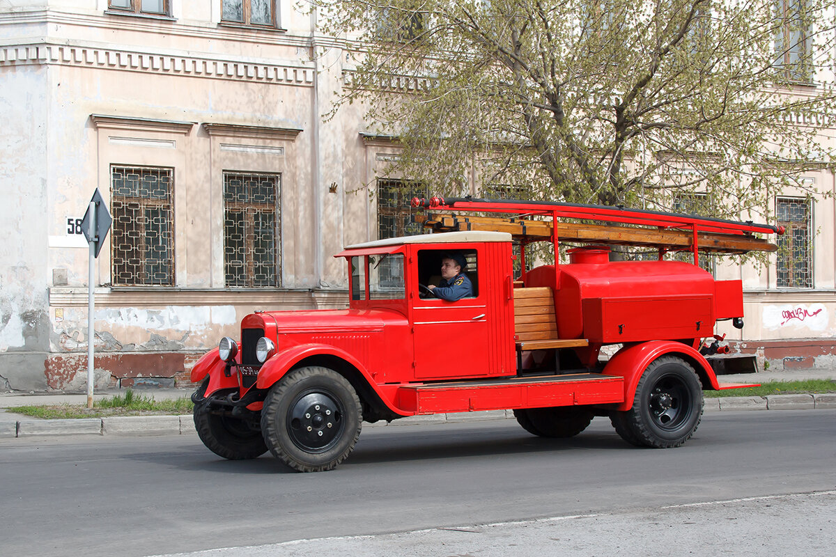 первая пожарная машина