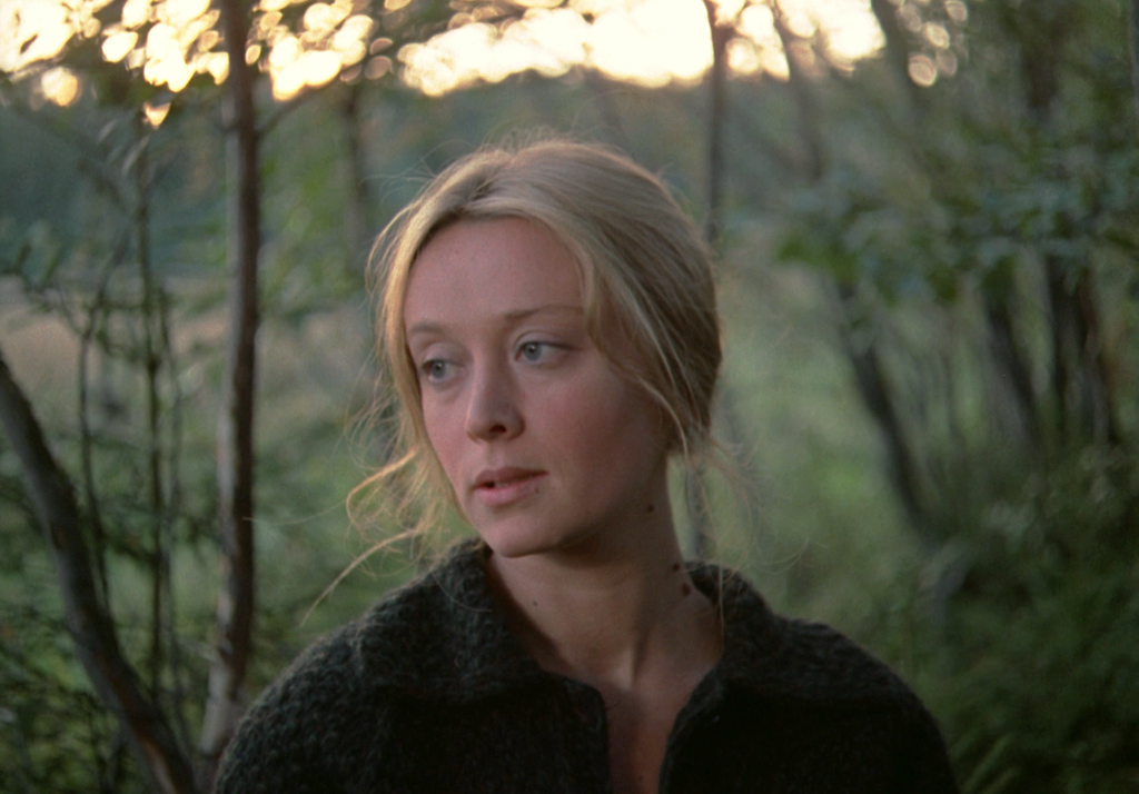 Маргарита Терехова в фильме Андрея Тарковского "Зеркало" (1974)