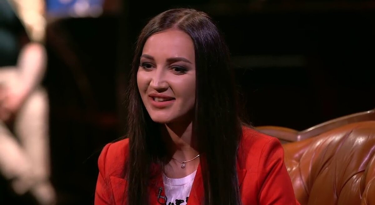 Ольга Бузова на интервью рассказала о футболистах, которые ей нравятся