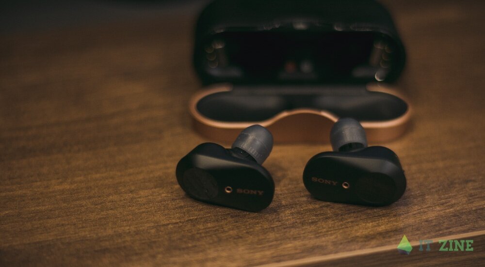 Наушники Sony WF-1000XM3 и чехол. Ничего лишнего.