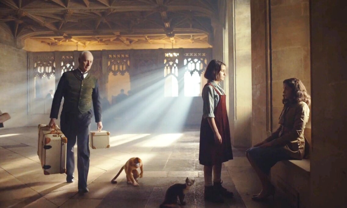 кадр из сериала "Тёмные начала"