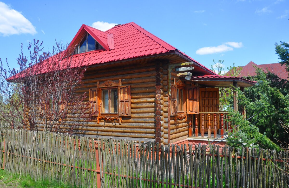 дом плотника снаружи