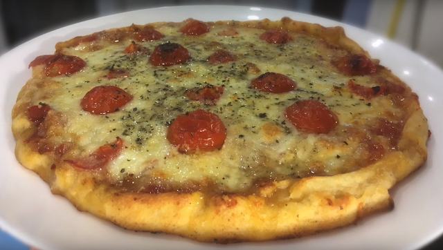 Все любители пиццы однажды обязательно должны попробовать сделать пиццу своими руками.