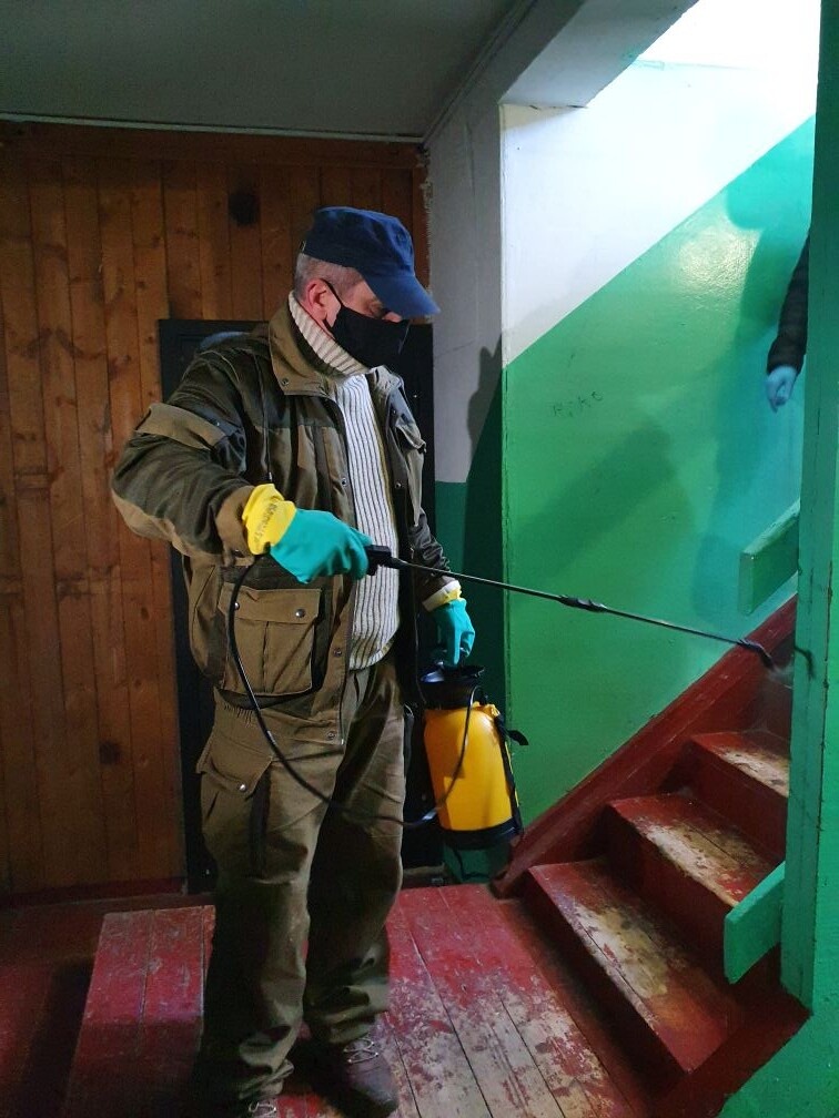 Фото: Яндекс Картинки обработка перил лестниц многоквартирного дома