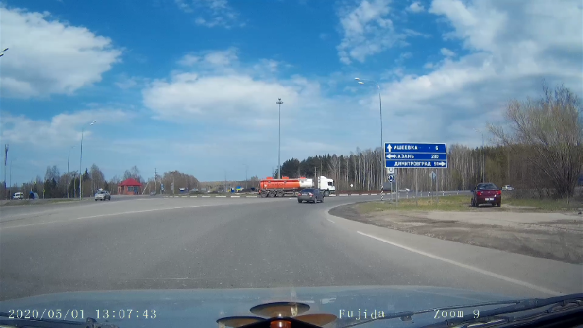 подъезжаю к круговому движению