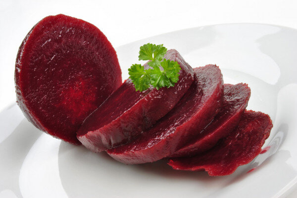 https://static5.depositphotos.com/1003044/447/i/950/depositphotos_4479969-stock-photo-sliced-organic-beet-root-on.jpg