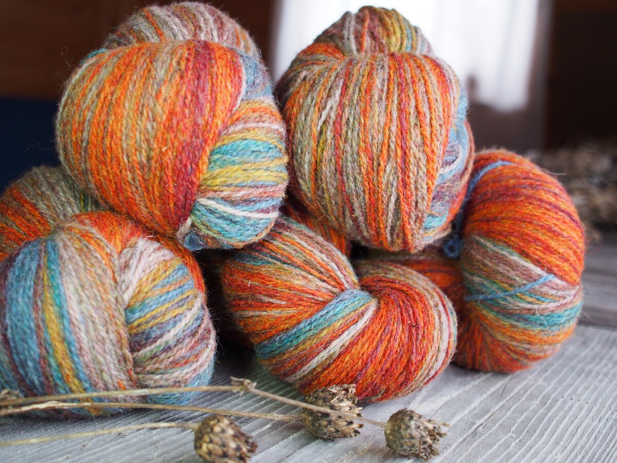 Пряжа кауни микс. Осечкова губа белое море. Кауни джинс и ржавая. Кауни 8/2 отличается от 8/1. Вязаные игрушки дурушка вяжет.