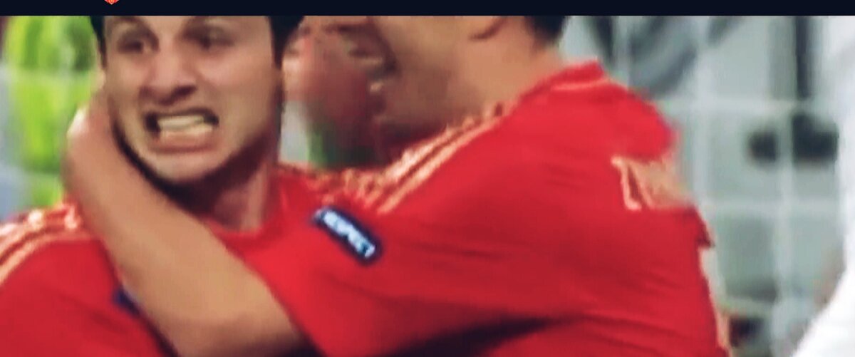 Дзагоев празднует гол