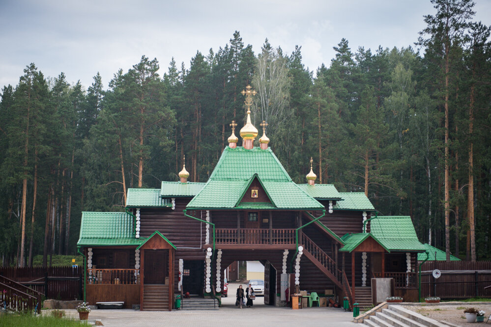 Храм страстотерпцев в Ганиной яме