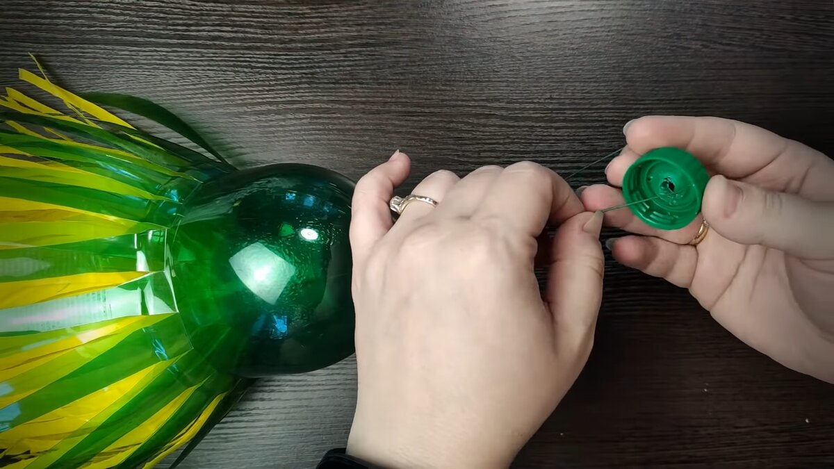 Одуванчик из пластиковых бутылок своими руками