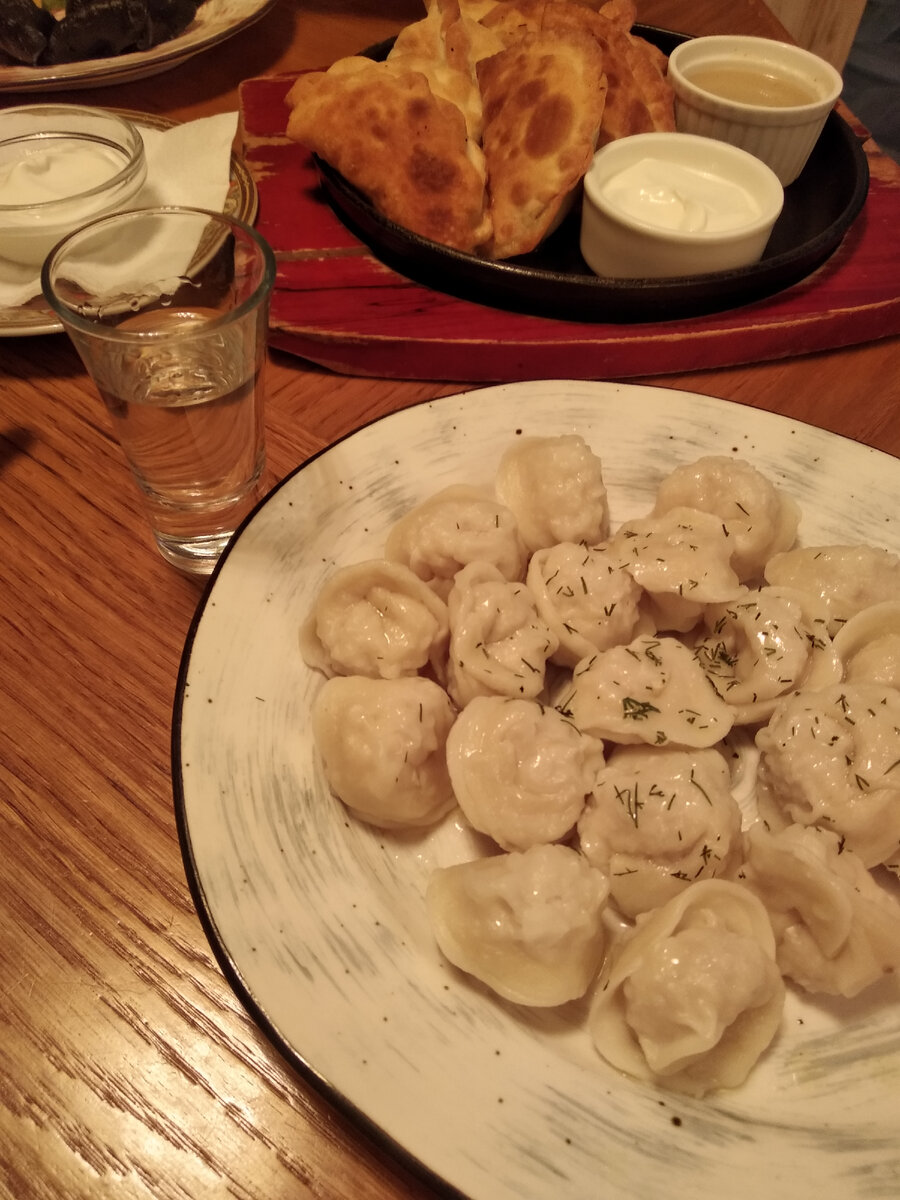 пельмени и посикунчики.