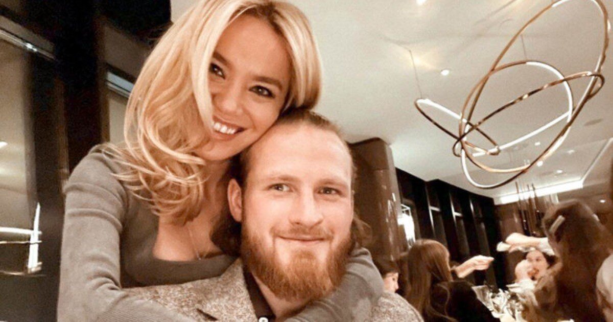 Счастливые молодожёны