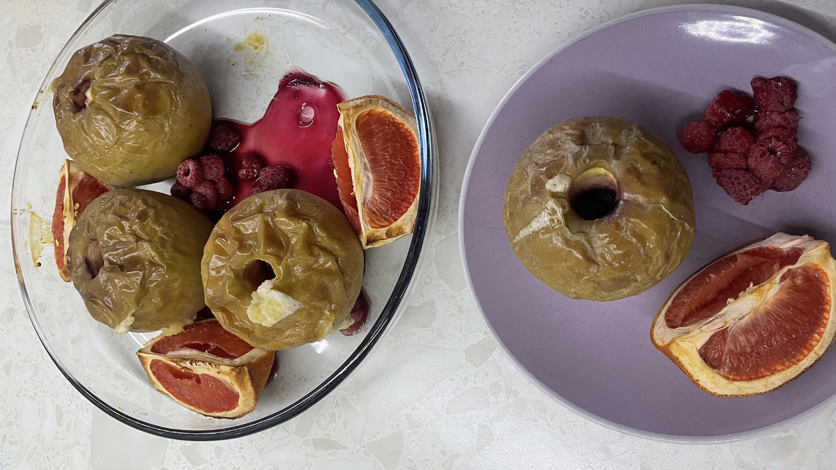 Запеченные Яблоки с грепфрутом, малиной и голубикой
