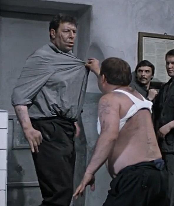 "Моргалы выколю!" (Джентльмены удачи). 