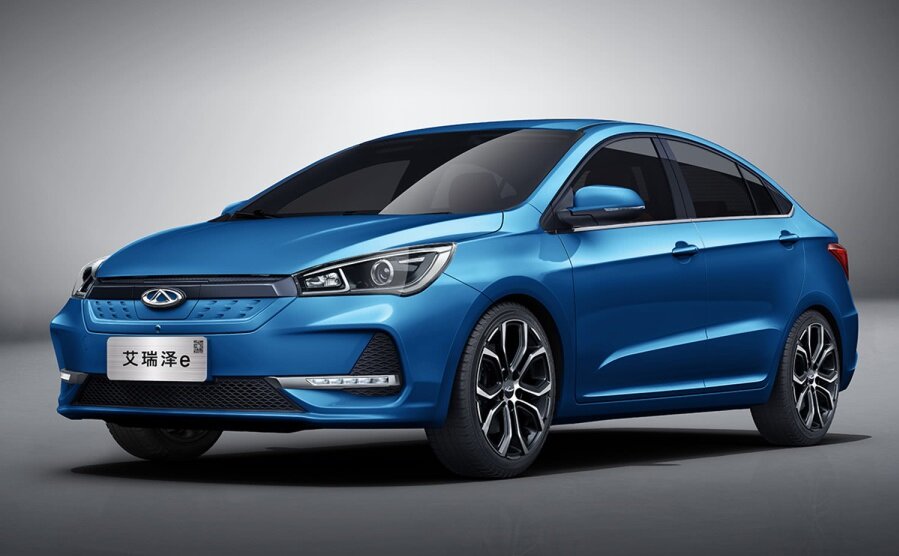 На фото: Электрокар Chery Arrizo e 