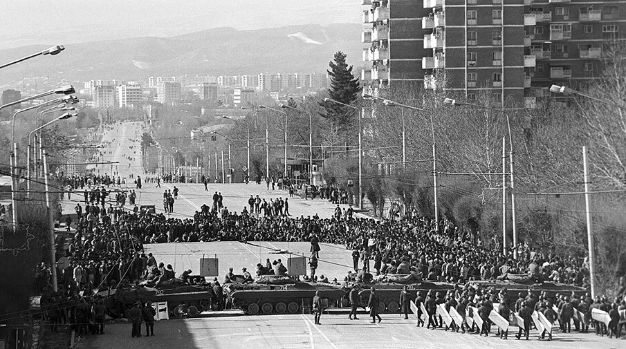 Душанбе 92 93 год. Душанбе 92 93 год. Душанбе 92 93 год. Душанбе погромы в душанбе 1990. Душанбе февраль 1990.